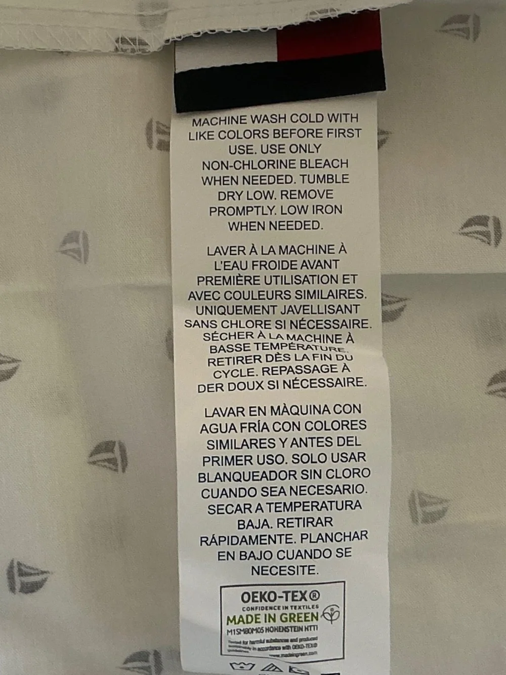 NWOT Tommy Hilfiger Fitted Full Sheet with grey shop boat print